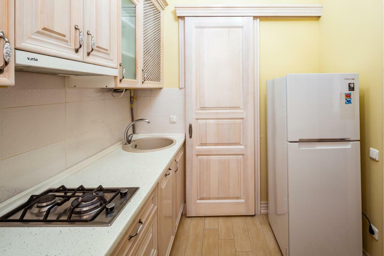 Romari Проспект Свободи 31 Lviv Extérieur photo