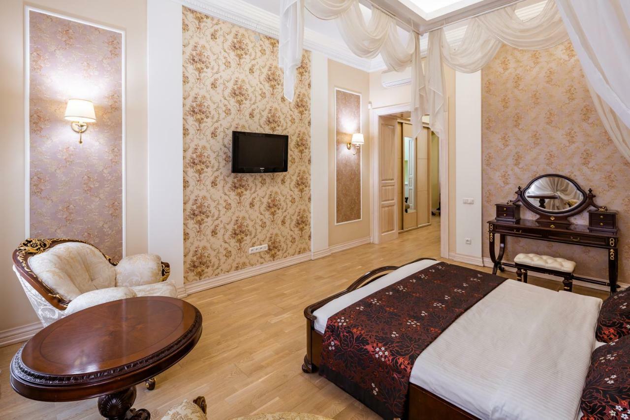 Romari Проспект Свободи 31 Lviv Extérieur photo